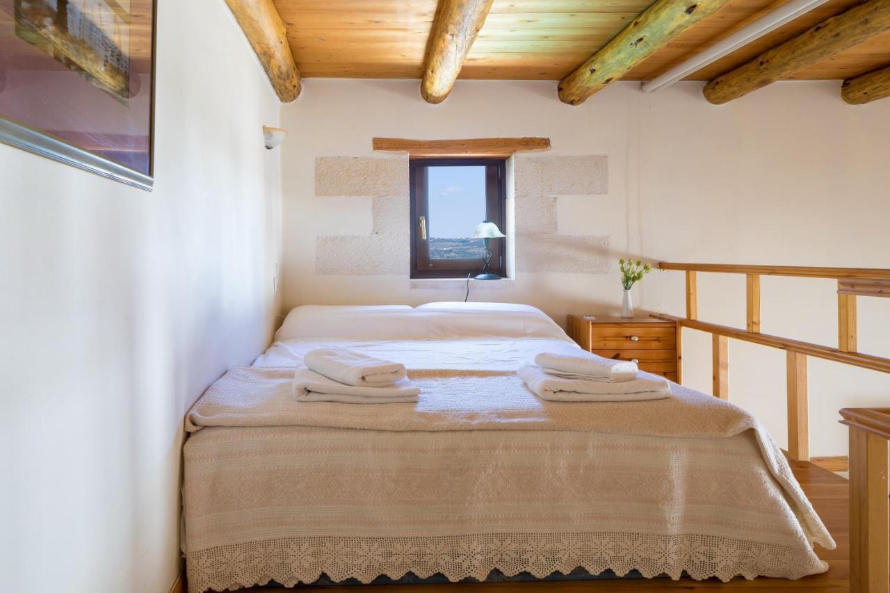 Olga'S Filoxenia - Villa Aladanos-Private Pool And Heated Jacuzzi Makhairoi Exterior photo